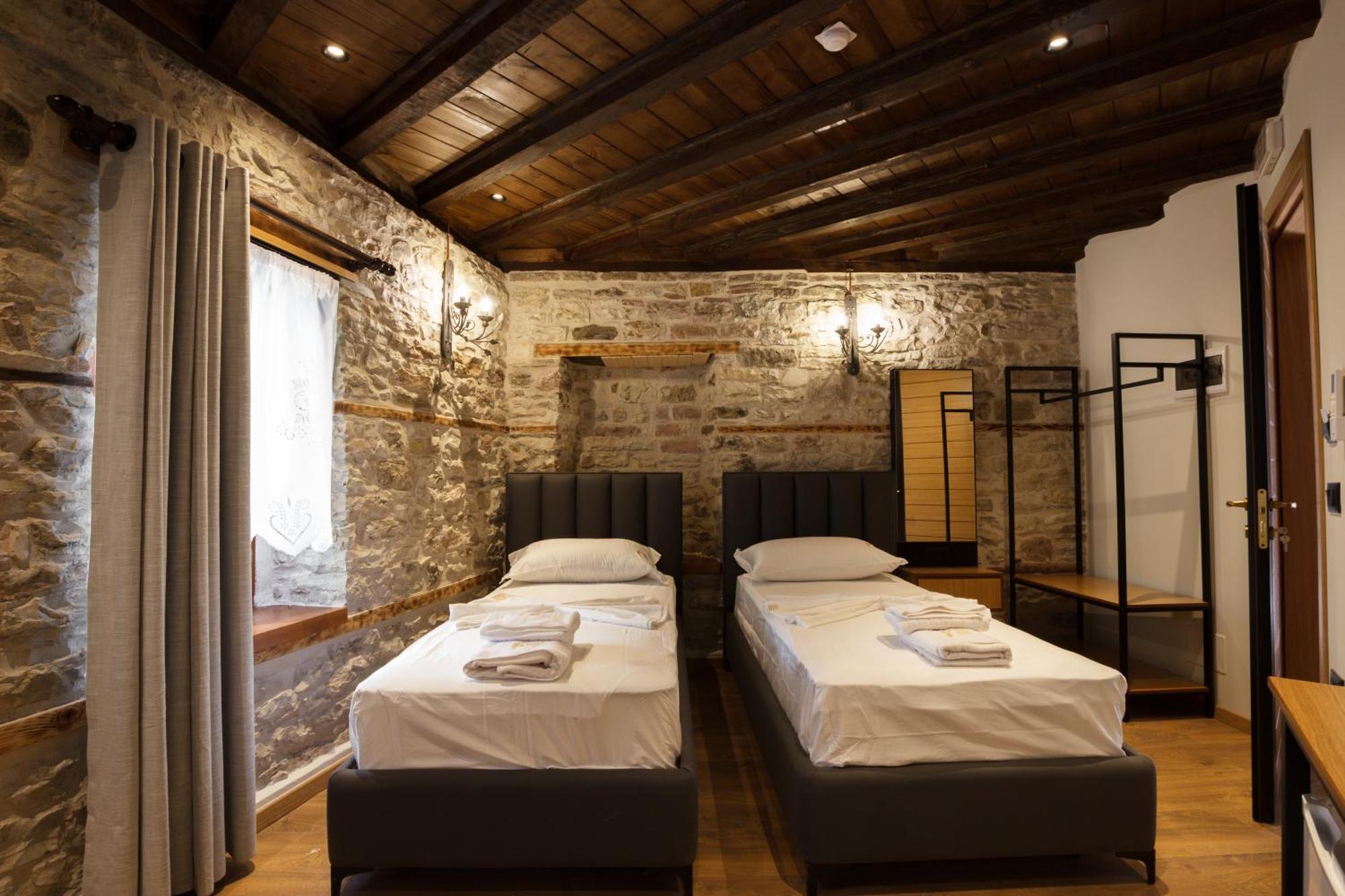 Furra Hotel Gjirokastër 外观 照片